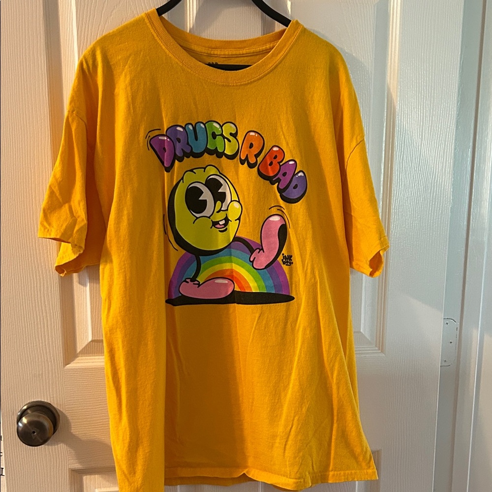 Drugs R Bad Graphic T-shirt
